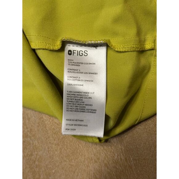 Figs Slim Odesa Scrub Top LIMEADE Medium - Picture 6 of 6